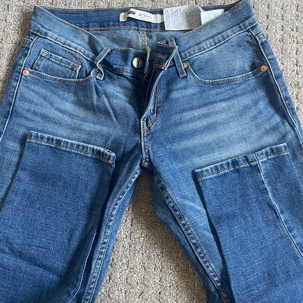 Women’s Levi 524 skinny jeans size 5